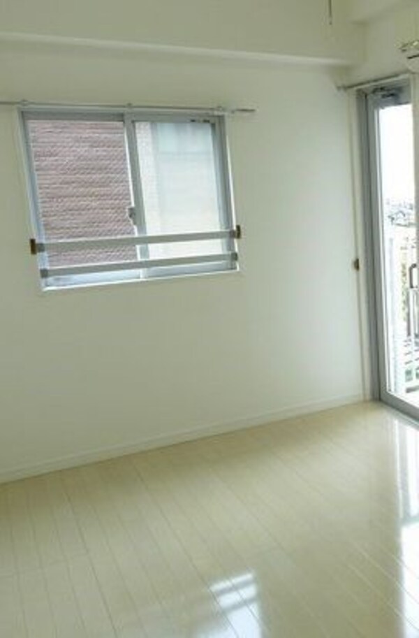 居室(別号室参考写真)