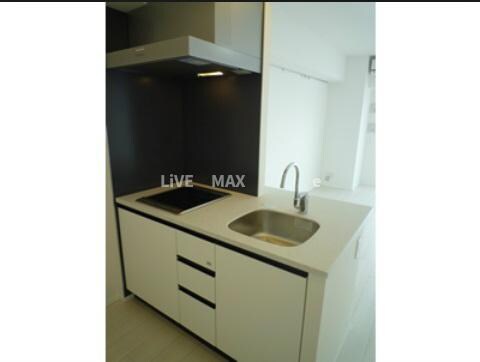 物件内観写真9　(広々キッチンスペース！)