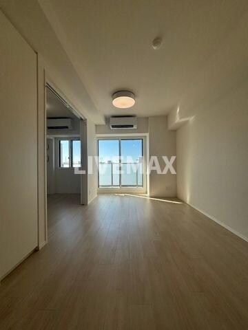 物件内観写真4　(※別号室参考写真)