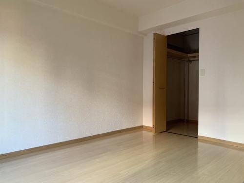 物件内観写真4　(使いやすい居間です)