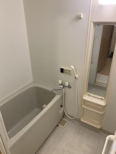 物件内観写真10　(きれいなお風呂です)