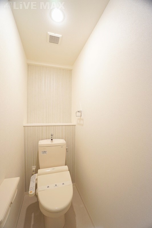 物件内観写真12　(人気設備のウォシュレット機能を標準装備★)