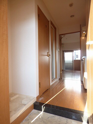 物件内観写真6　(シューズボックス完備で収納もばっちり☆綺麗です☆)