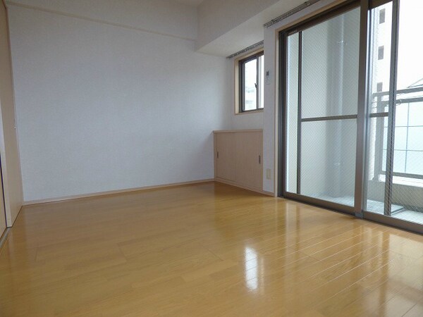 寝室(エアコン付きで快適です♪)