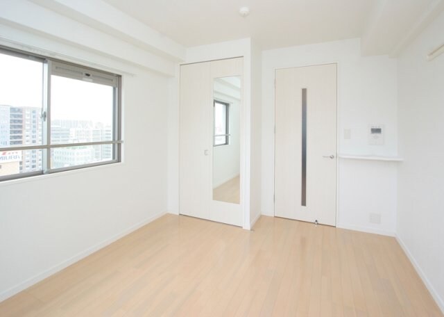 物件内観写真4　(リビング)