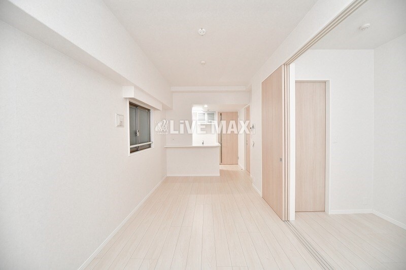 居室(明るいリビング！)