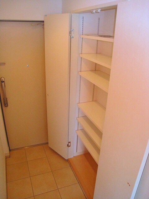 物件内観写真3　(※写真と異なる場合は現状優先)