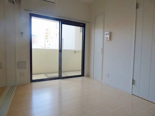 居室(※写真と異なる場合は原状優先)