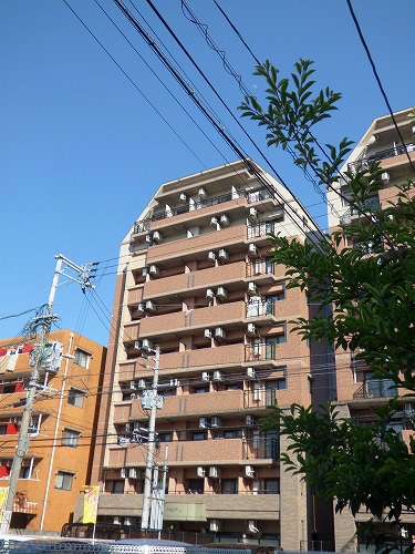 物件外観写真1　(オシャレな外観です。)