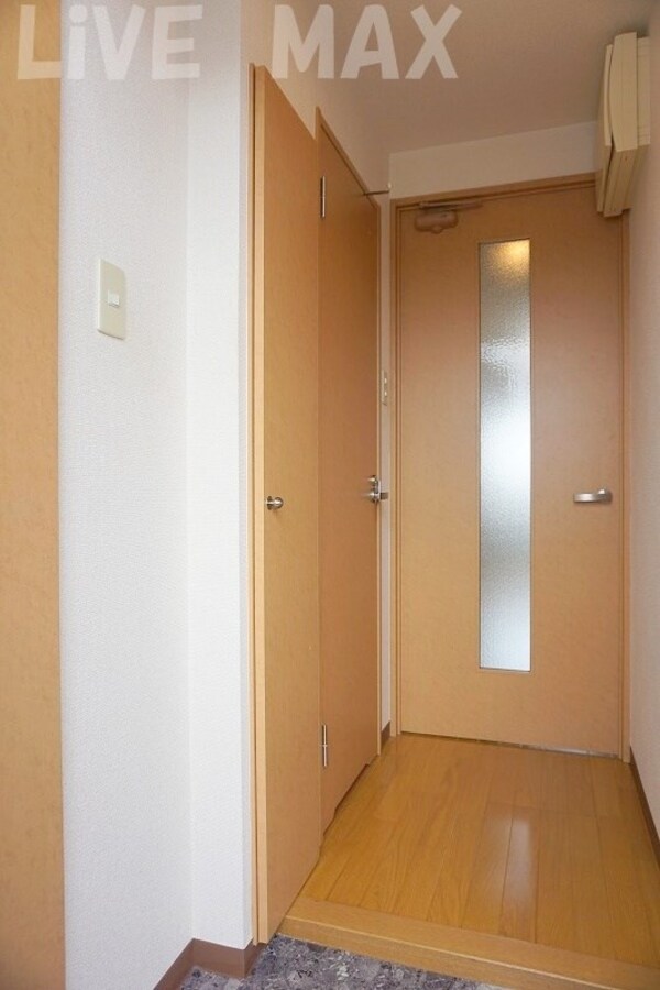 玄関(※写真と異なる場合は現状優先。)