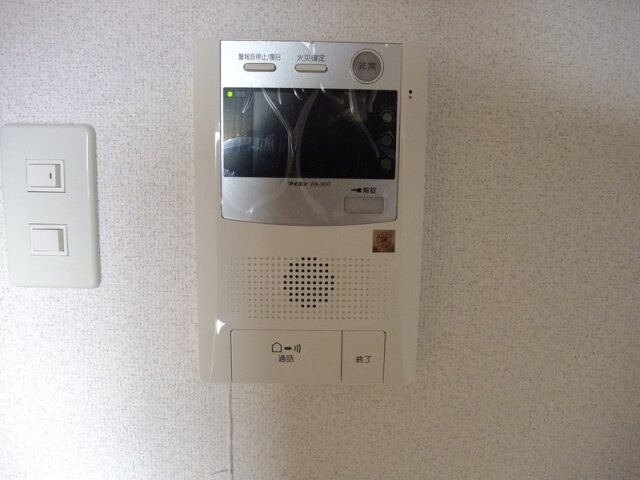 物件内観写真11　(モニターフォン付きで女性の方でも安心です♪)