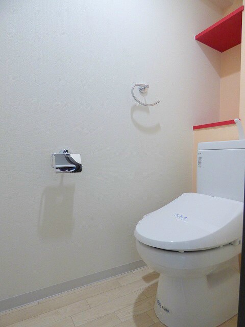 物件内観写真12　(人気設備のウォシュレット機能を標準装備★)