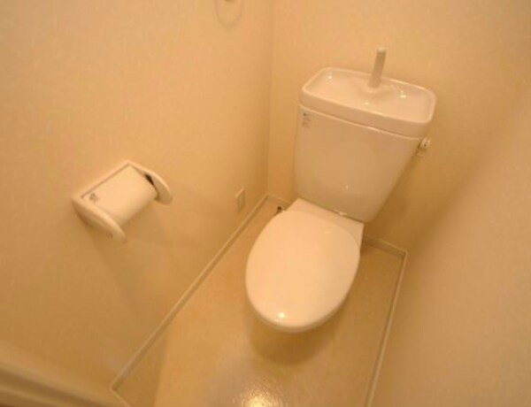 トイレ(※写真は別号室のもの。異なる場合現状優先。)