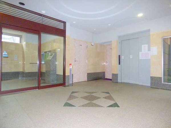 ロビー・ラウンジ(広いロビー)