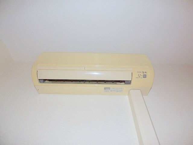 物件内観写真16　(エアコン付きで快適です♪)