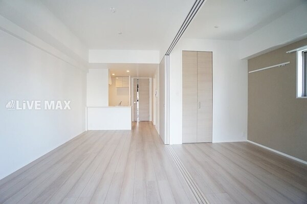 居室(※同マンション参考写真)