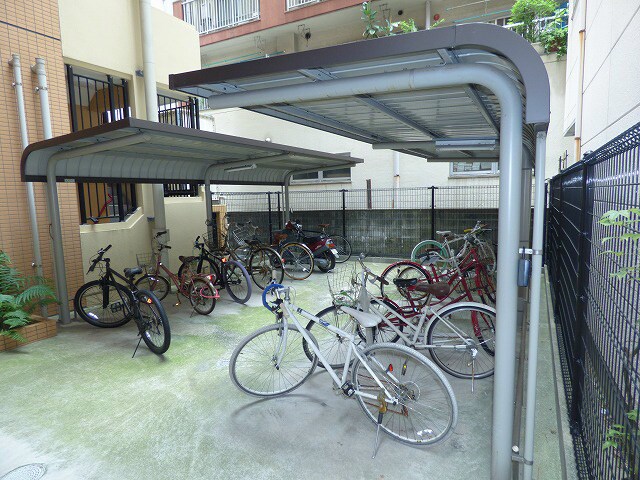 物件内観写真17　(駐輪場)