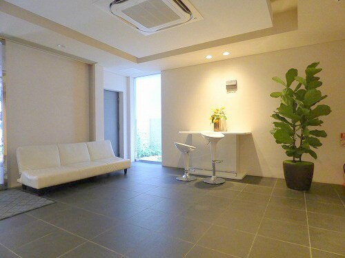 物件外観写真6　(お洒落なロビー)