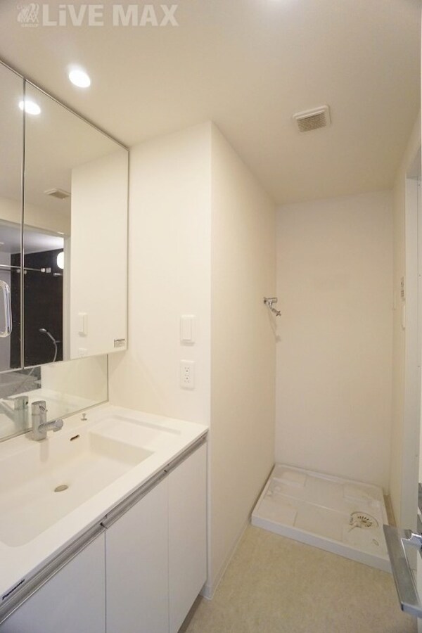 洗面・脱衣所(忙しい朝にも便利な独立洗面台★)