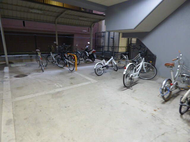 物件内観写真26　(駐輪場)