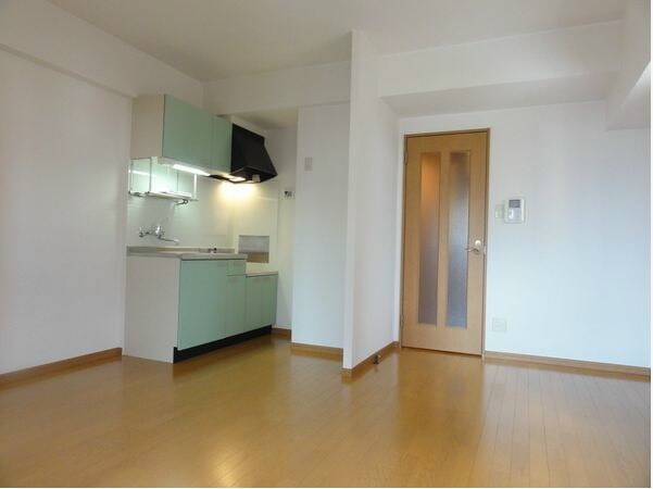 物件内観写真3　(リビングも広々！リビングを見ながらお料理もでき気持ちはカウン)