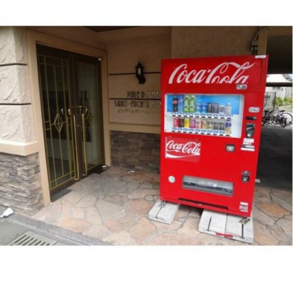 エントランス(マンション入り口です☆)