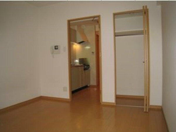 居室(※別号室参考写真※)