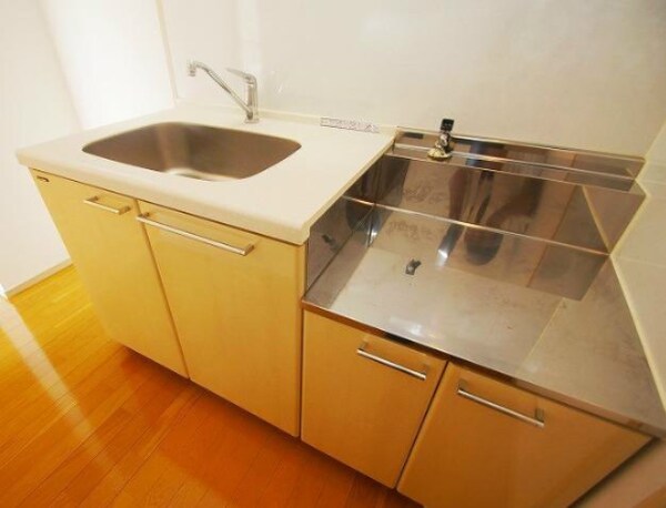 キッチン(２口ガスコンロ設置可能※別号室参考写真※)