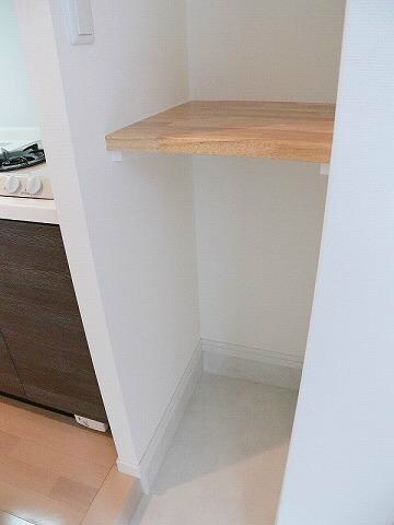 物件内観写真15　(棚があり便利です☆)