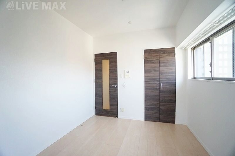 物件内観写真7　(こちらのリビングで趣味の時間をお楽しみください)