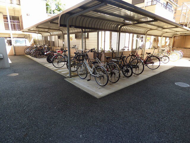 物件外観写真7　(駐輪場)