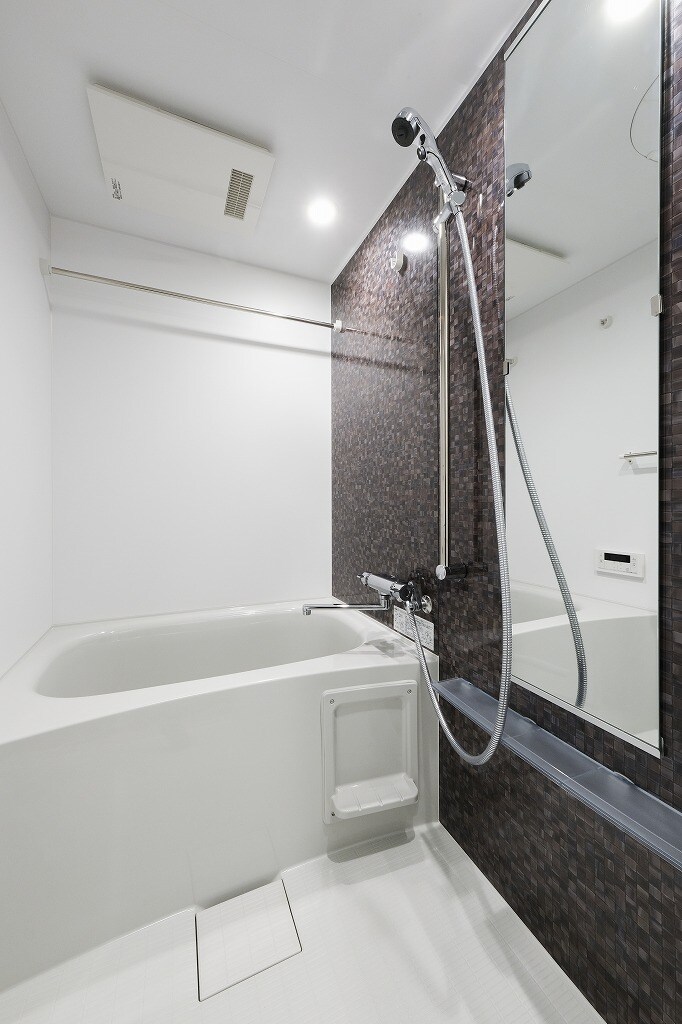 物件内観写真7　(落ち着いた空間のお風呂です)