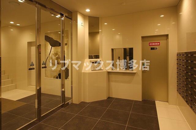 物件外観写真3　(オートロックなので安心☆)