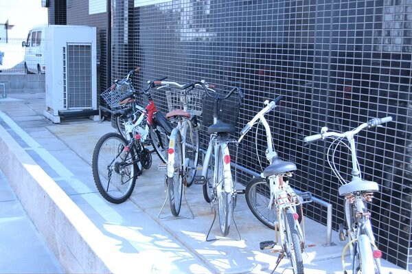 物件内観写真12　(駐輪場)