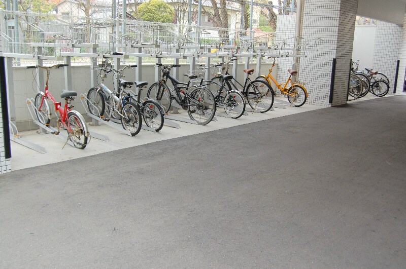 物件内観写真18　(駐輪場)