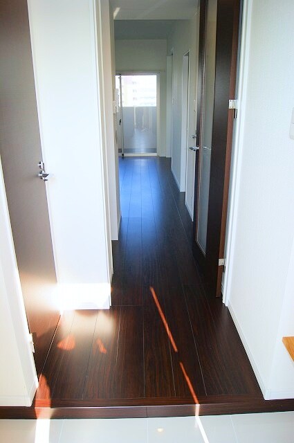 物件内観写真16　(廊下)