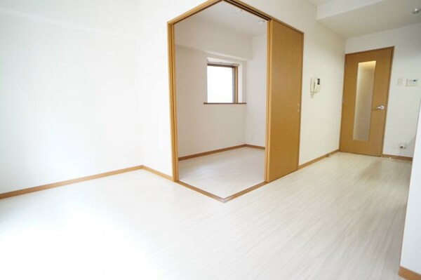 寝室(※写真と異なる場合現状優先。)