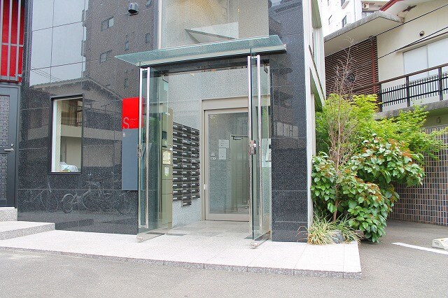 物件内観写真16　(綺麗なマンション入り口☆)