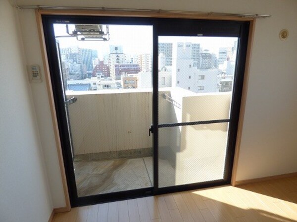 寝室(※別号室参考写真)