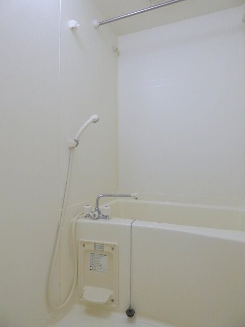 物件内観写真10　(綺麗でゆったりめのお風呂です★)