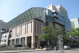 物件外観写真9　(博多リバレイン（800m）)