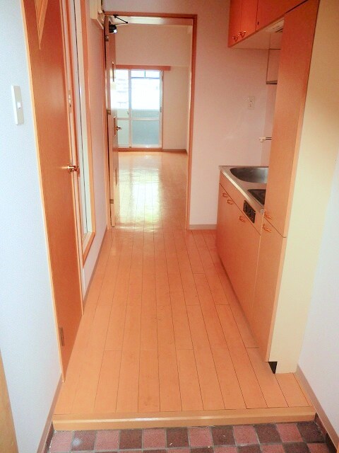 物件内観写真11　(廊下)