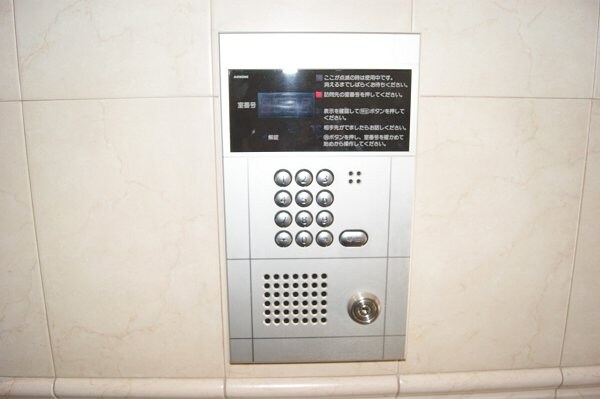 物件外観写真2　(オートロック)