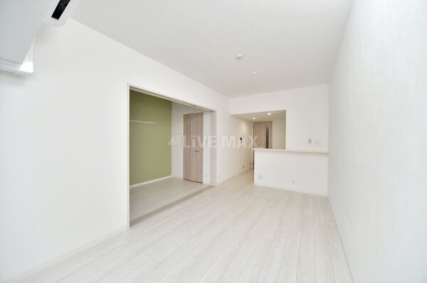 居室(※同シリーズ別物件参考写真※)