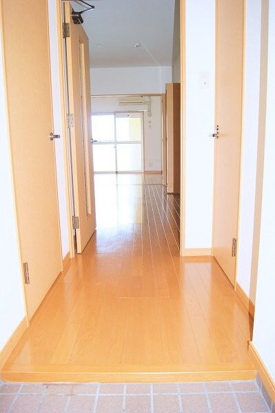 物件内観写真2　(廊下)
