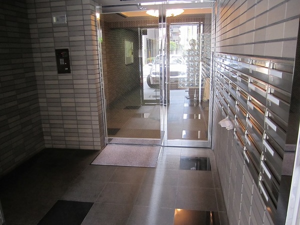 エントランス(※写真と異なる場合は現状優先。)