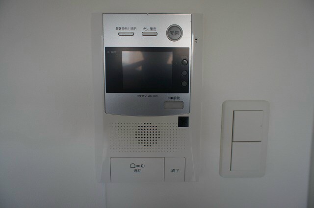 物件内観写真18　(ＴＶ付きモニターホンなので安心☆)