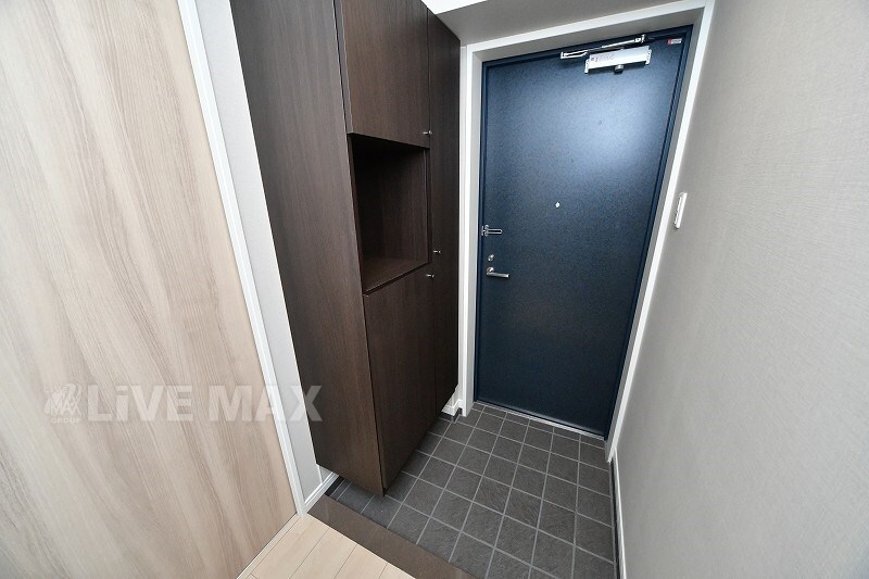 物件内観写真4　(綺麗な玄関です☆)