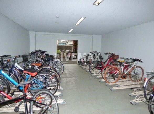 物件外観写真4　(駐輪場)