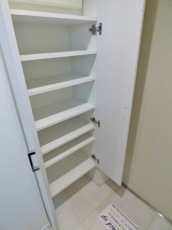 物件内観写真5　(別号室参照写真)